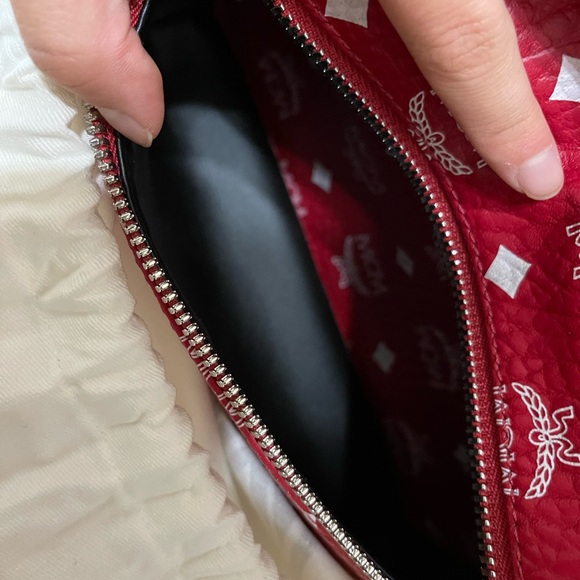 COPY - MCM Stark Backpack Visetos White Logo
Medium Ruby Red - Picture 7 of 10